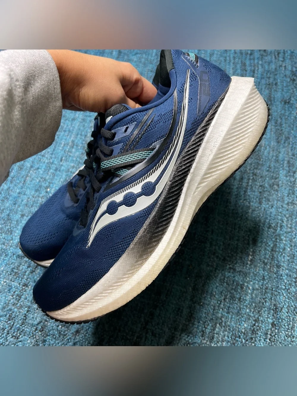 Saucony Triumph 20 Running Shoes in Twilight Blue Black Men's Size 8.5 Sneakers